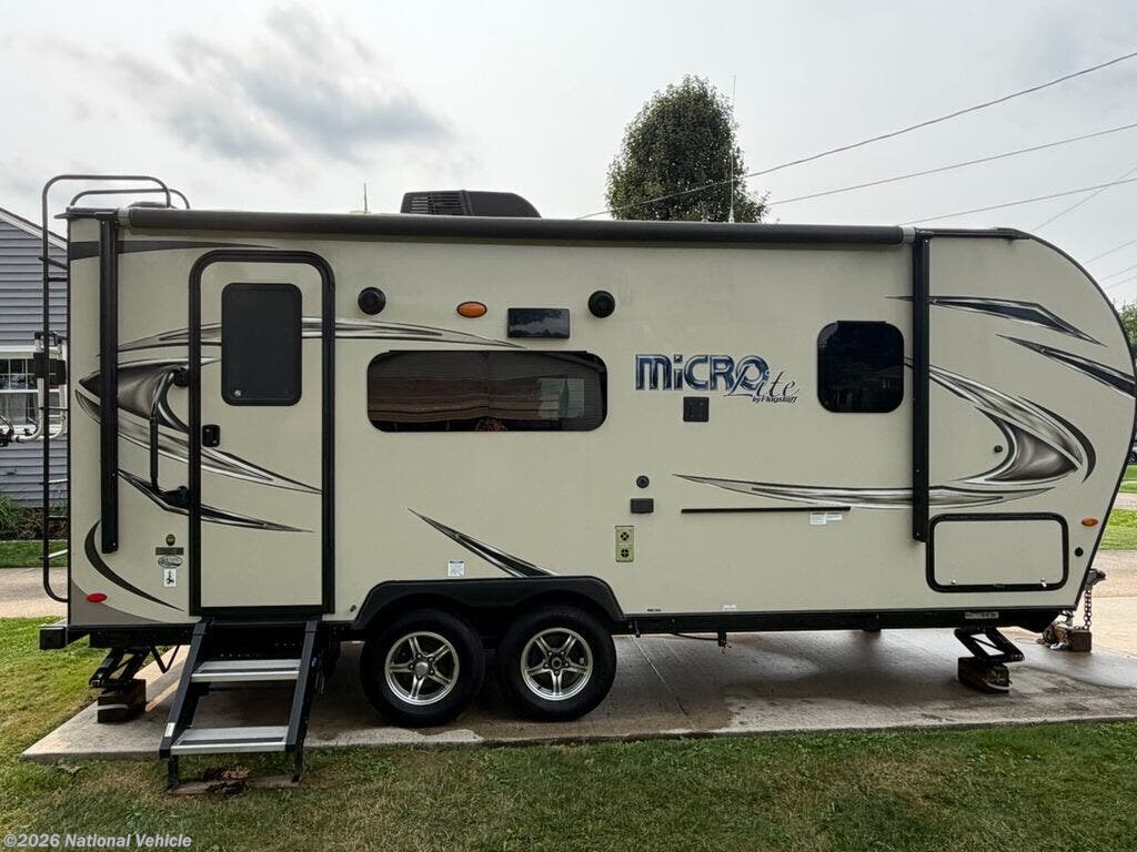 2019 Forest River Flagstaff Micro Lite 21FBRS - Used Travel Trailer For Sale by National Vehicle in Hubbard, Ohio