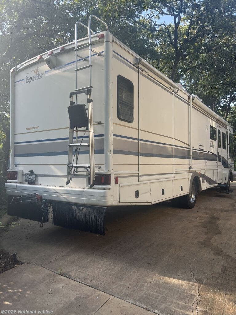 2000 Fleetwood Bounder 34T - Used Class A For Sale by National Vehicle in Keller, Texas