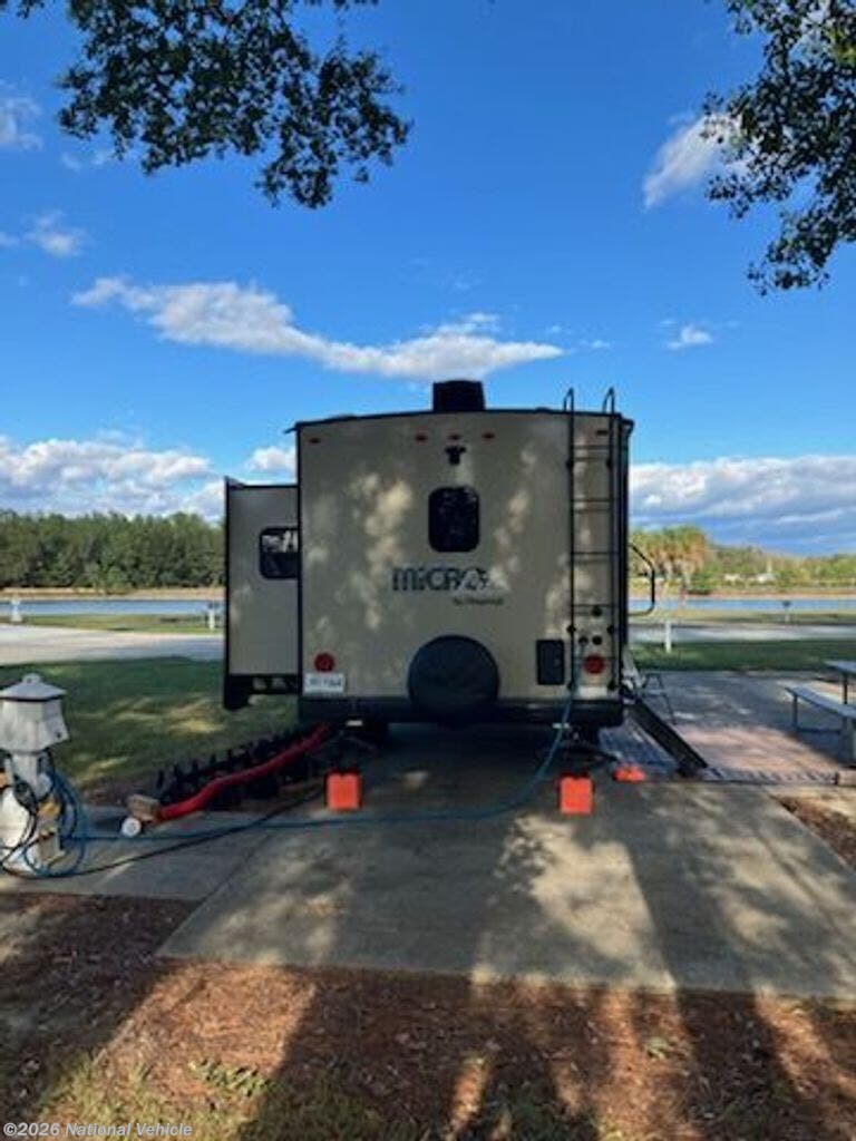 2019 Forest River Flagstaff Micro Lite 25FBLS - Used Travel Trailer For Sale by National Vehicle in Metairie, Louisiana