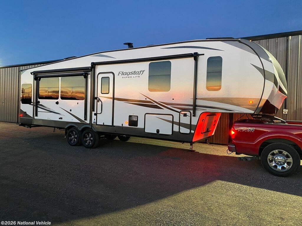 2022 Forest River Flagstaff Super Lite 529IKRL - Used Fifth Wheel For Sale by National Vehicle in Plano, Texas