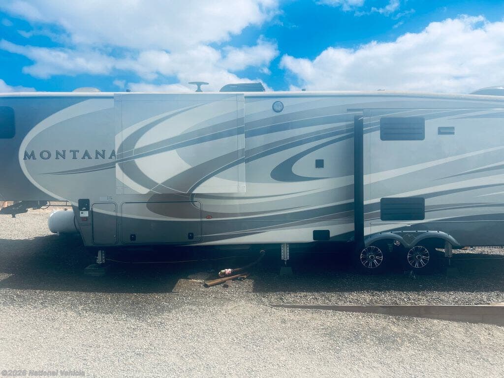 Used 2018 Keystone Montana Legacy Edition 3920FB available in Salem, Oregon