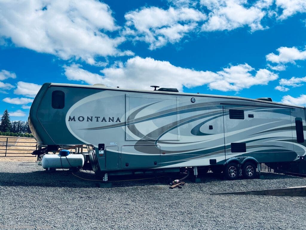 2018 Montana Legacy Edition 3920FB by Keystone from National Vehicle in Salem, Oregon