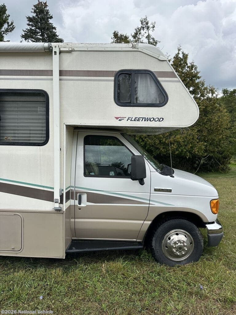 Used 2006 Fleetwood Jamboree 31M available in Onekama, Michigan