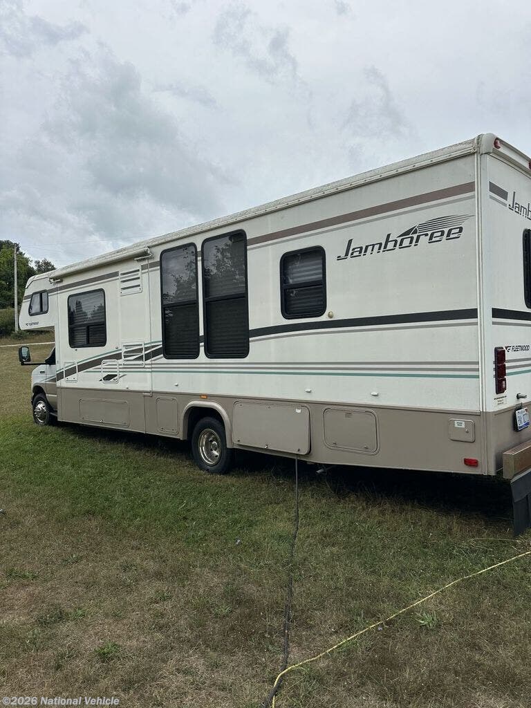 2006 Fleetwood Jamboree 31M - Used Class C For Sale by National Vehicle in Onekama, Michigan