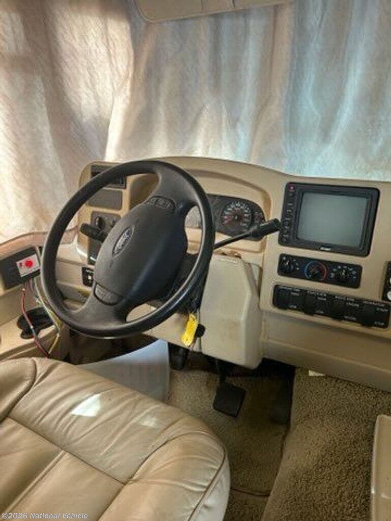 Used 2006 Winnebago Voyage 33V available in Semmes, Alabama