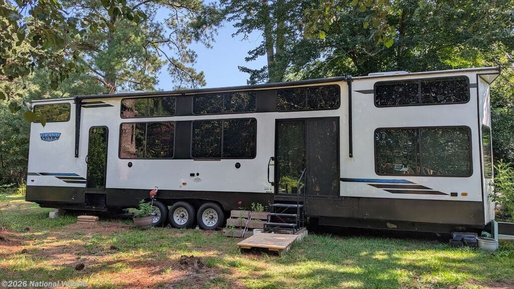 2024 Forest River Salem Grand Villa 44VIEW - Used Travel Trailer For Sale by National Vehicle in Clayton, North Carolina