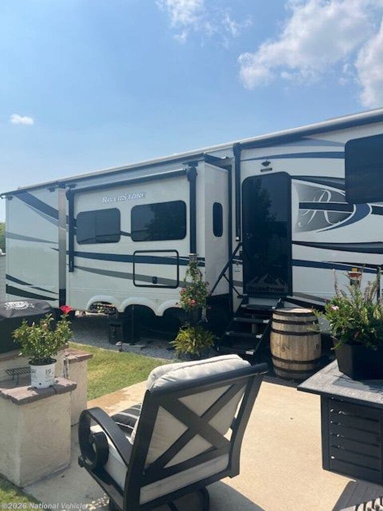 2024 Forest River RiverStone 442MC - Used Fifth Wheel For Sale by National Vehicle in Aubrey, Texas
