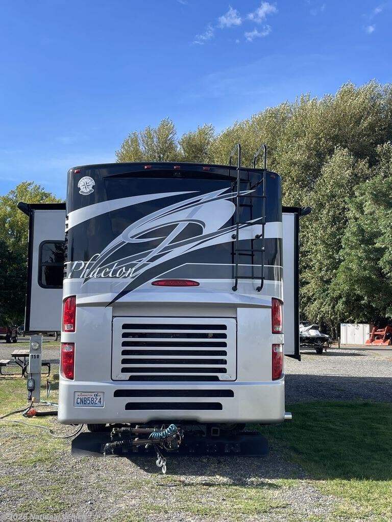 Used 2009 Tiffin Phaeton 42QRH available in Lake Tapps, Washington