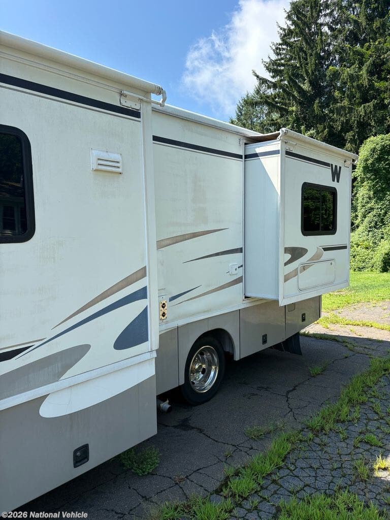 2005 Sightseer 29R by Winnebago from National Vehicle in Hamden, Connecticut