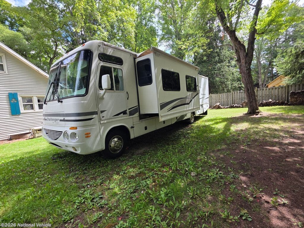 2005 Damon Challenger 348 - Used Class A For Sale by National Vehicle in Ellsworth, Michigan