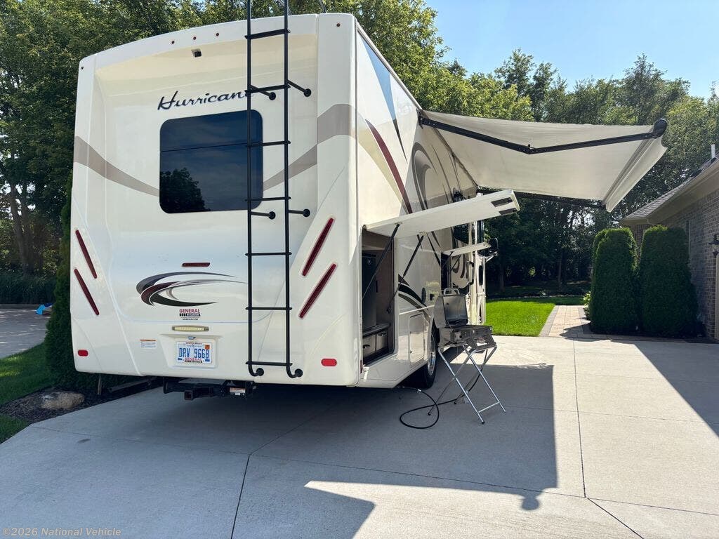 2017 Thor Motor Coach Hurricane 29M - Used Class A For Sale by National Vehicle in Washington, Michigan