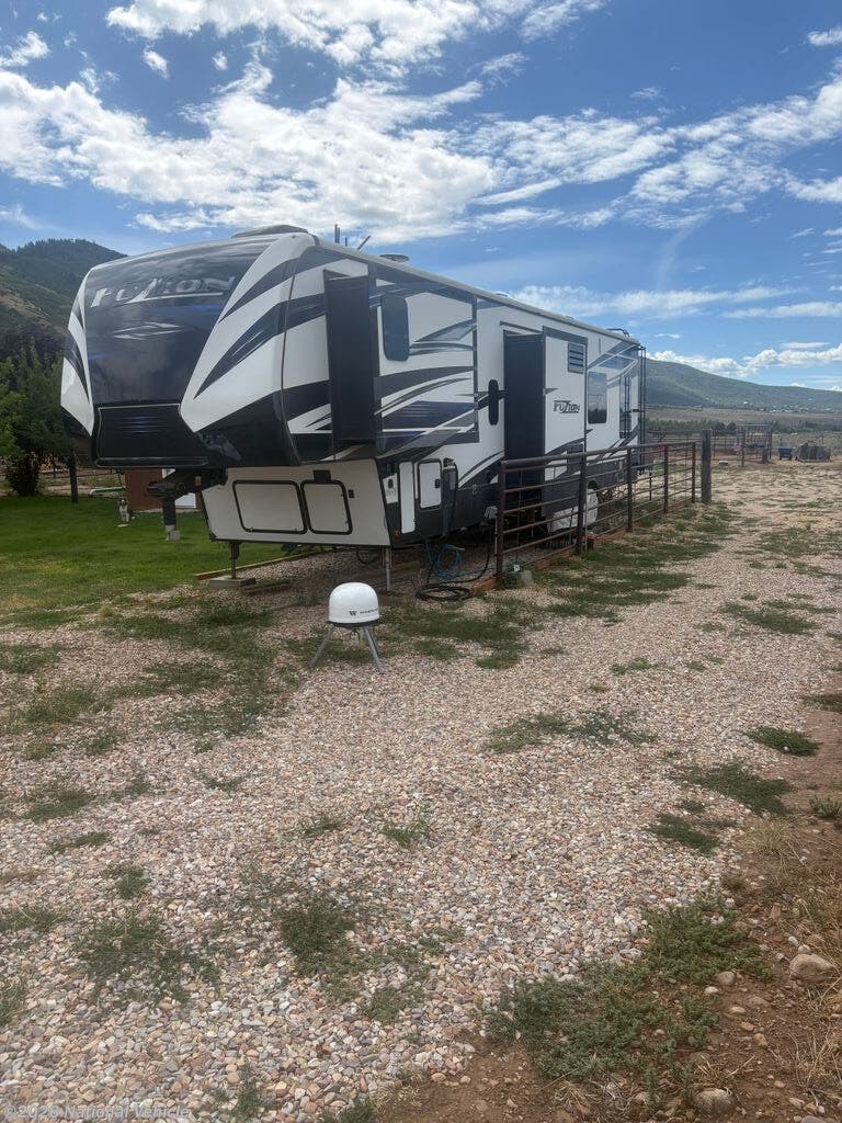 2018 Keystone Fuzion 417 - Used Toy Hauler For Sale by National Vehicle in Wickenburg, Arizona