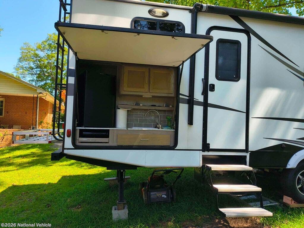 Used 2020 Coachmen Freedom Express Liberty 321FEDSLE available in Lancaster, South Carolina