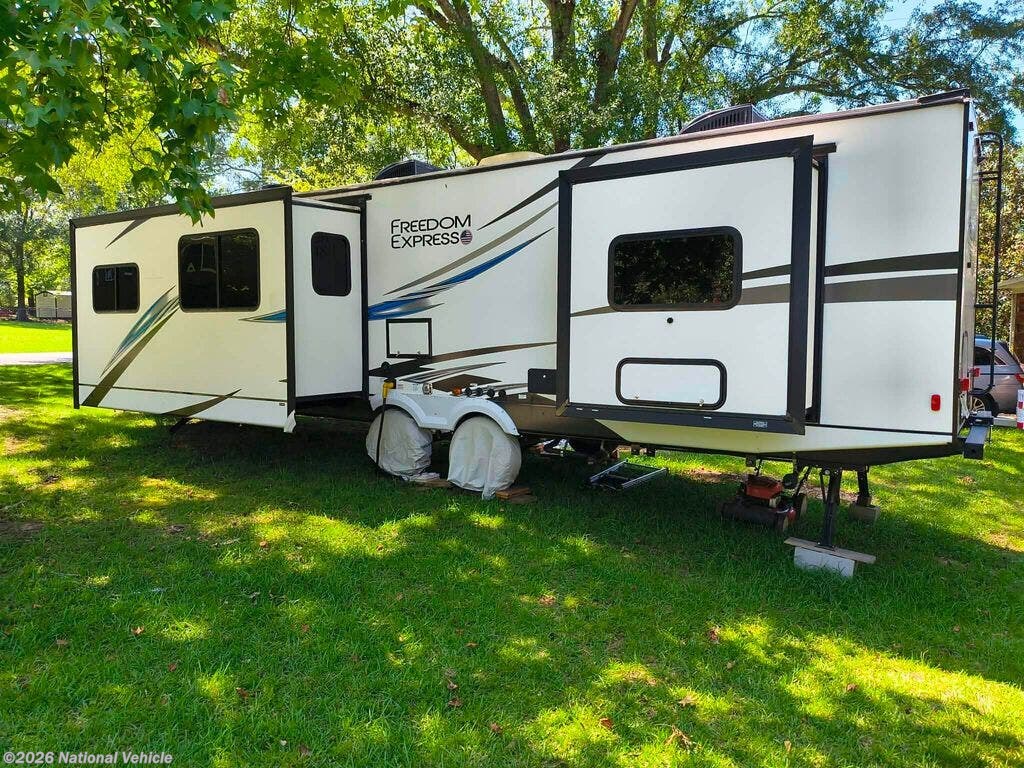 2020 Freedom Express Liberty 321FEDSLE by Coachmen from National Vehicle in Lancaster, South Carolina