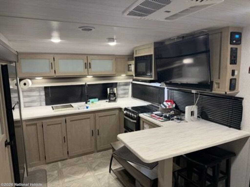 Used 2024 Forest River Salem Platinum 28FKGX available in Deltona, Florida