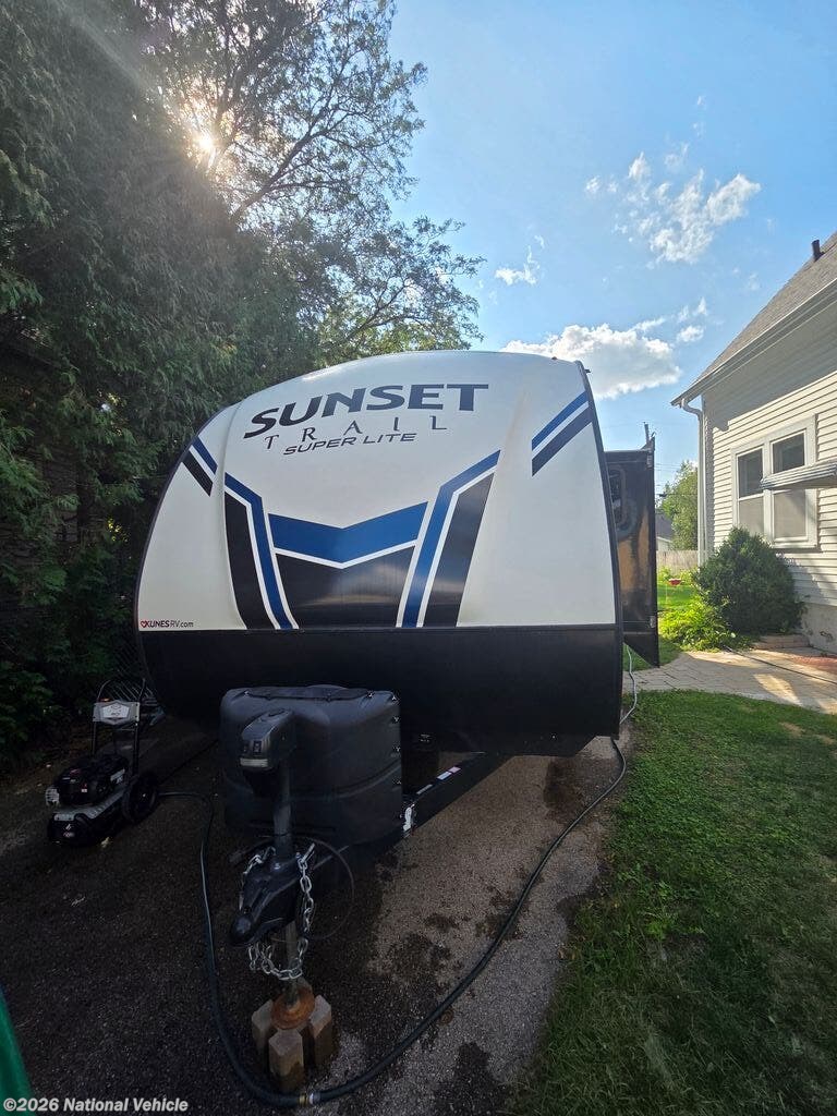 2021 Sunset Trail Super Lite 289QB by CrossRoads from National Vehicle in Grafton, Wisconsin