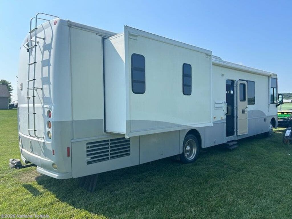 2003 Itasca Sunflyer 39T - Used Class A For Sale by National Vehicle in Decatur, Nebraska