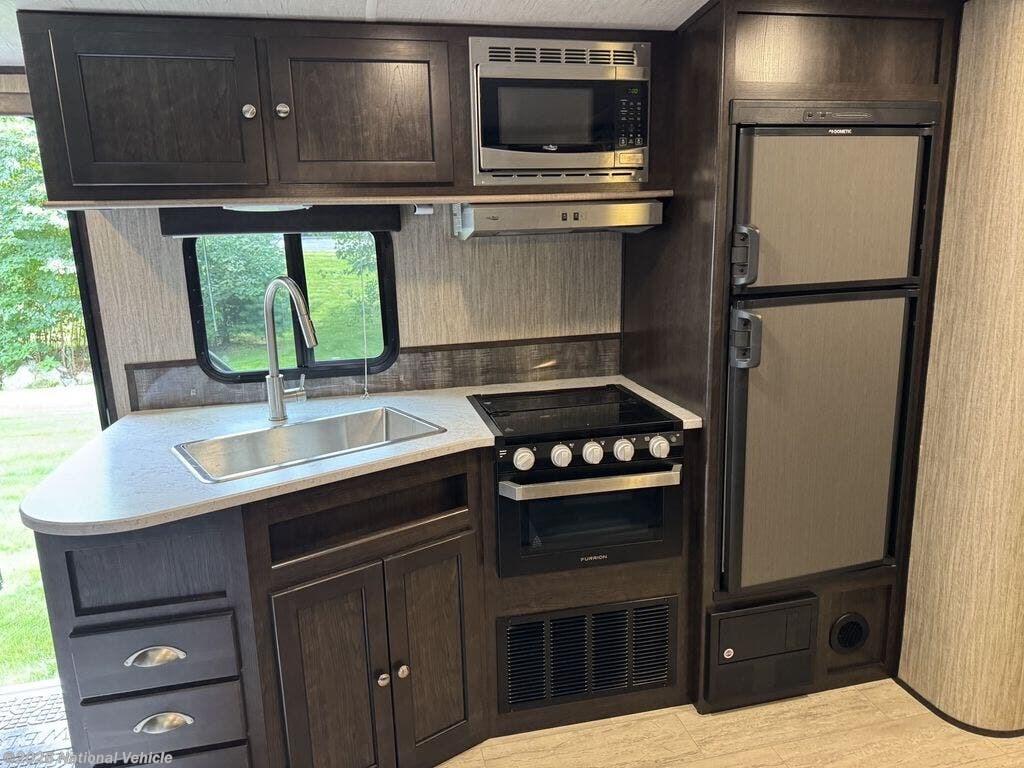 2018 Shadow Cruiser 280QBS by Cruiser RV from National Vehicle in Bellingham, Massachusetts