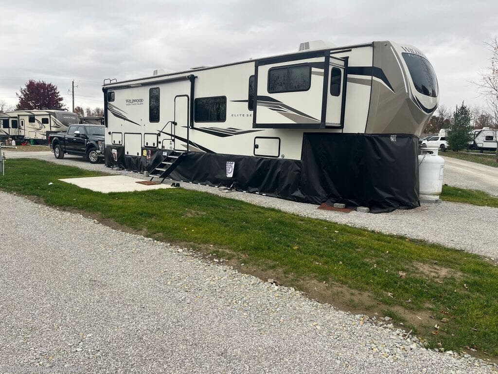 2022 Forest River Wildwood Heritage Glen Elite M-36F - Used Fifth Wheel For Sale by National Vehicle in Whitestown, Indiana