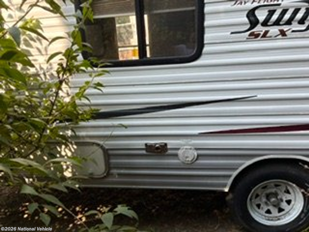 Used 2013 Jayco Jay Flight Swift SLX 184BH available in Haverhill, Massachusetts