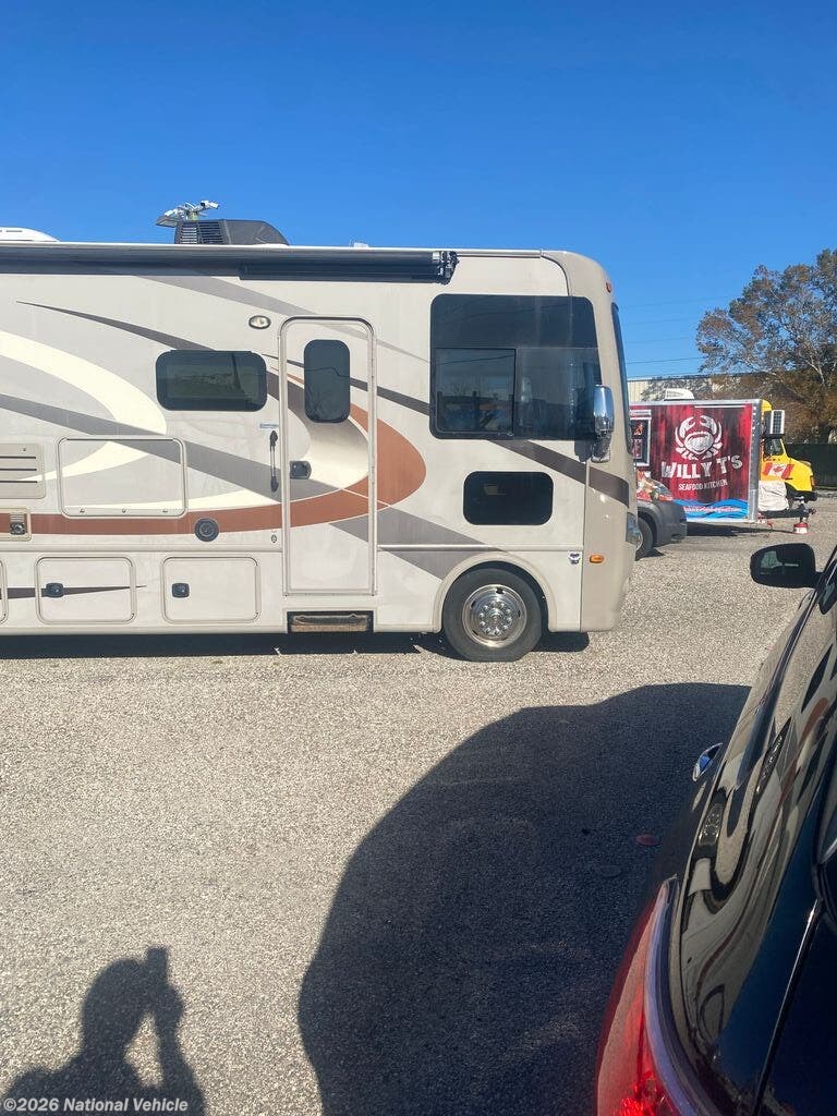 2015 Thor Motor Coach Hurricane 34F - Used Class A For Sale by National Vehicle in Winter Garden, Florida
