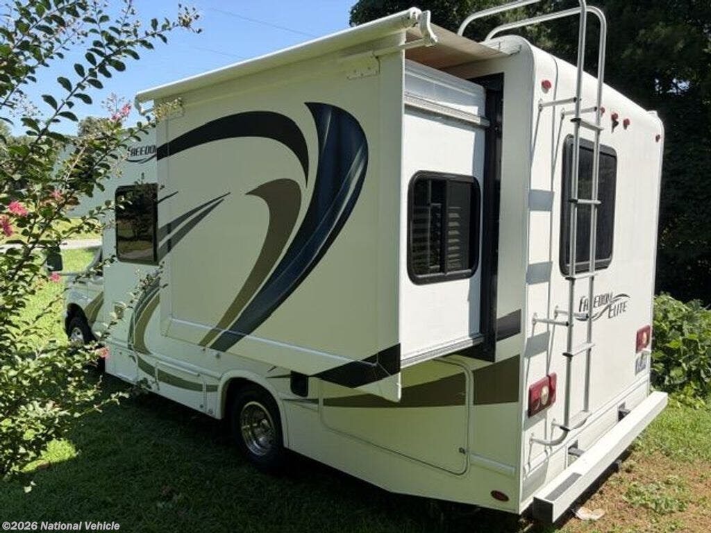 2018 Freedom Elite 22FE by Thor Motor Coach from National Vehicle in Asheboro, North Carolina