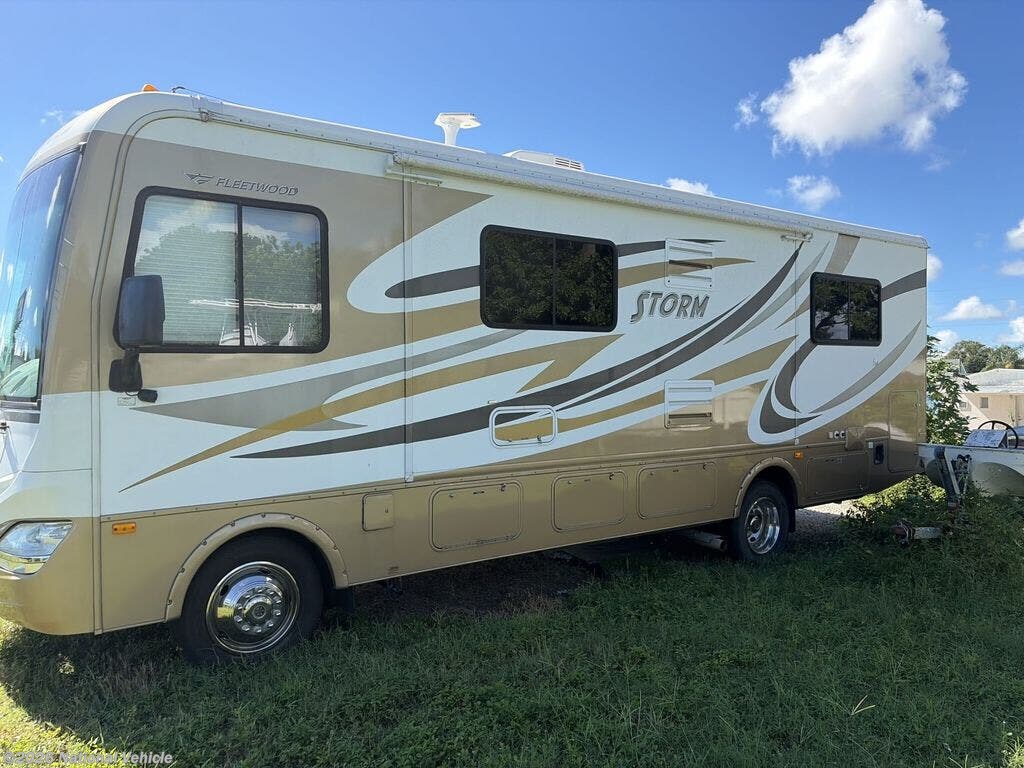 Used 2013 Fleetwood Storm 28MS available in Seminole, Florida