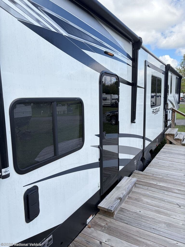 2022 Forest River Vengeance Rogue Armored 351G2 - Used Toy Hauler For Sale by National Vehicle in Newark, New York
