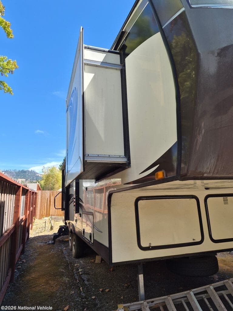 2014 Jayco Eagle HT 26.5RLS - Used Fifth Wheel For Sale by National Vehicle in Santa Rosa, California