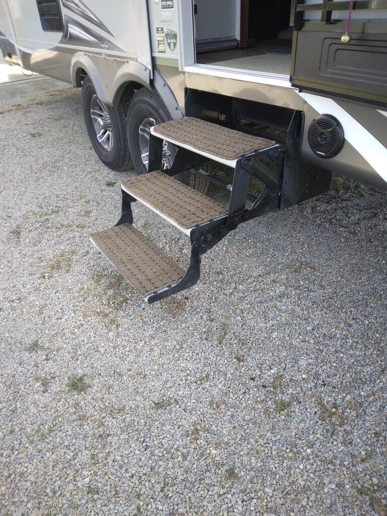 2018 Jayco Eagle HT 28.5RSTS - Used Fifth Wheel For Sale by National Vehicle in Junction City, Ohio
