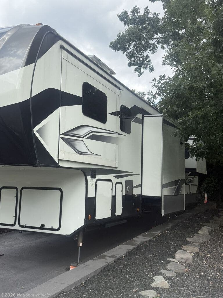 Used 2022 Keystone Alpine 3700FL available in Yapank, New York