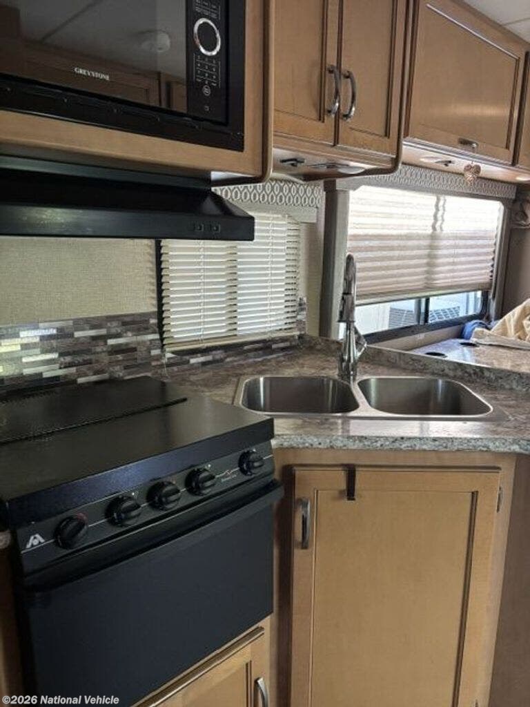 2017 Freedom Elite 26HE by Thor Motor Coach from National Vehicle in Las Cruces, New Mexico