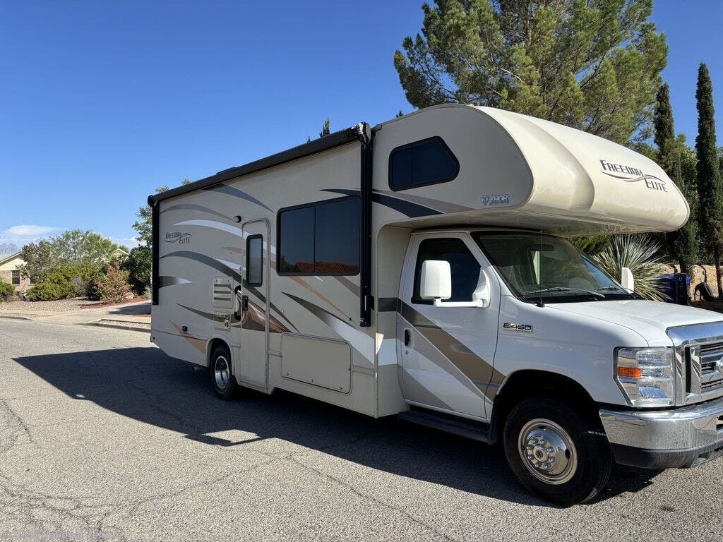 2017 Thor Motor Coach Freedom Elite 26HE - Used Class C For Sale by National Vehicle in Las Cruces, New Mexico