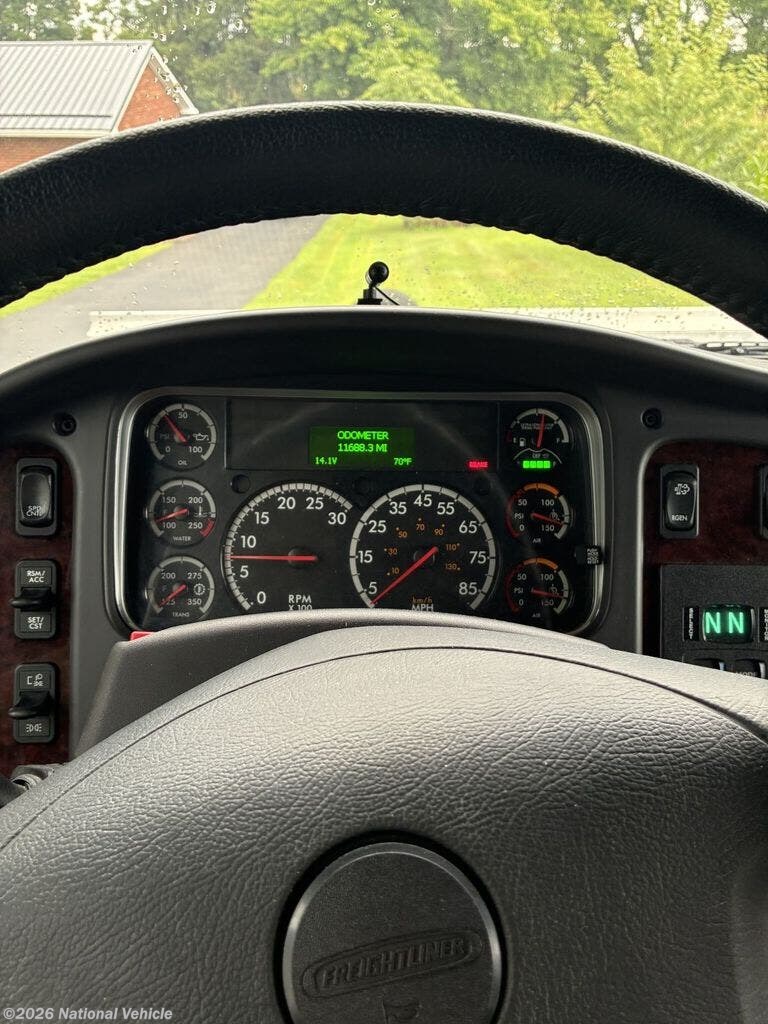 Used 2022 Dynamax Corp Europa 31SS available in Salem, Ohio
