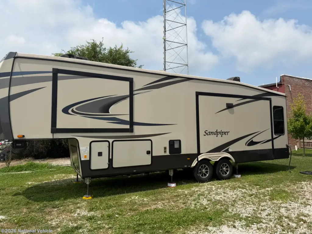 2020 Forest River Sandpiper 321RL - Used Fifth Wheel For Sale by National Vehicle in Colchester, Illinois