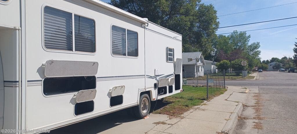 2001 Cheyenne 308 by Shasta from National Vehicle in Lander, Wyoming