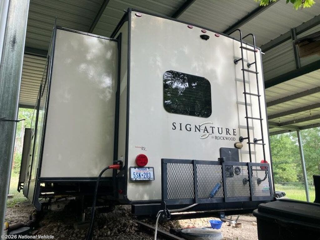 2020 Rockwood Signature 8326BH by Forest River from National Vehicle in Pearland, Texas