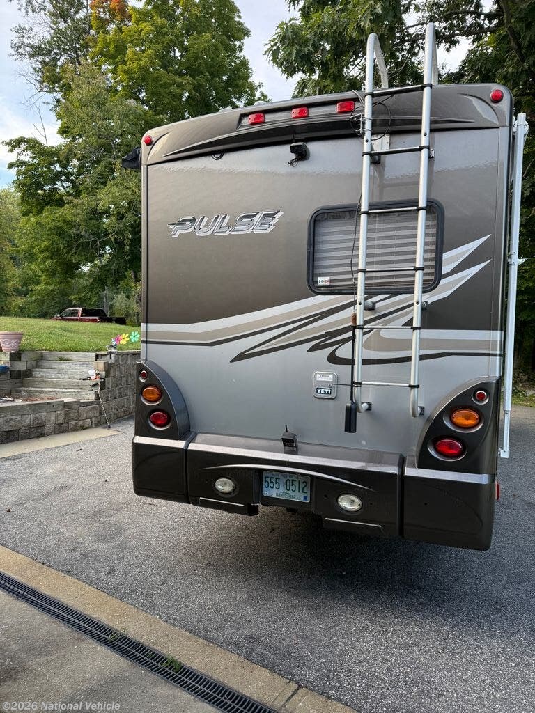 2009 Fleetwood Pulse 24D - Used Class C For Sale by National Vehicle in Chichester, New Hampshire