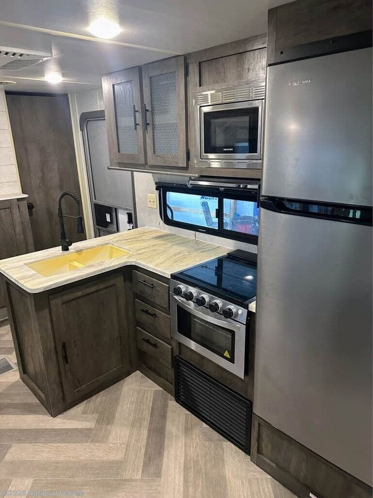 2020 Wildwood 31KQBTS by Forest River from National Vehicle in Gardner, Kansas