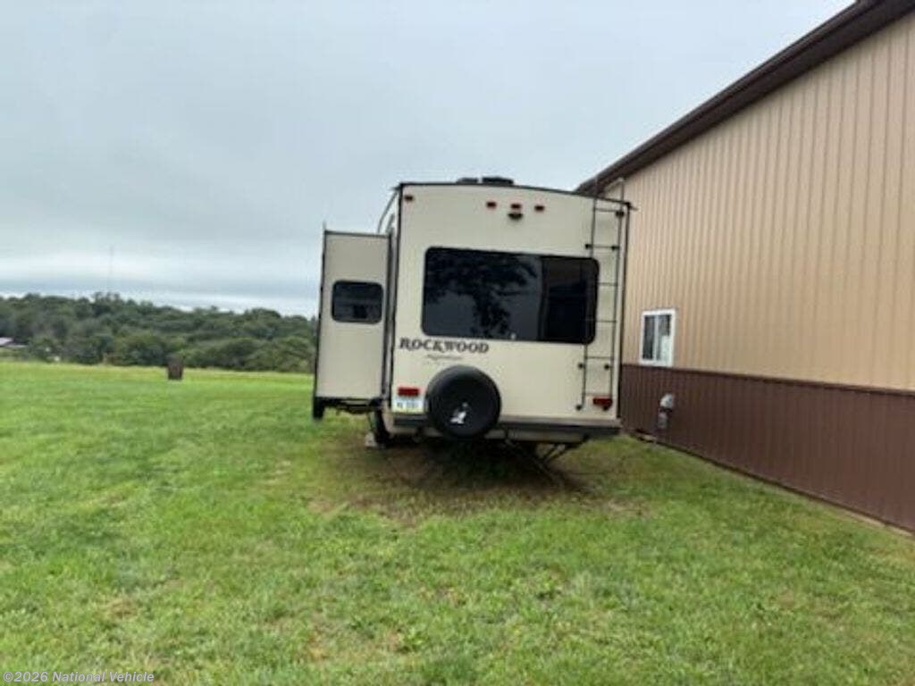 2017 Forest River Rockwood Signature Ultra Lite 8289WS - Used Fifth Wheel For Sale by National Vehicle in Glenwood, Iowa