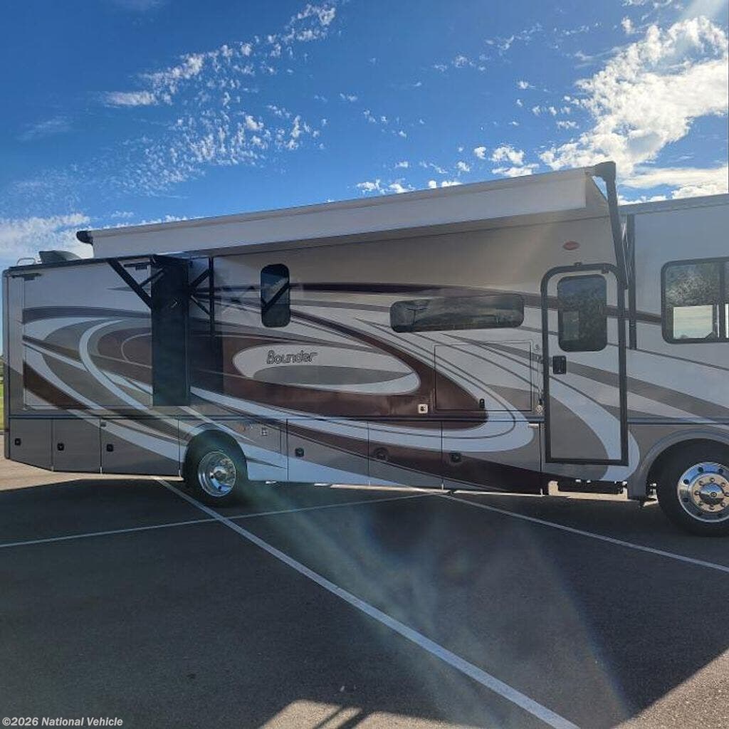 2023 Fleetwood Bounder 35K - Used Class A For Sale by National Vehicle in Oro Valley, Arizona