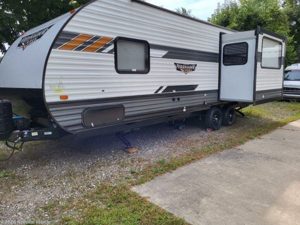 2022 Forest River Wildwood X-Lite 24RLXL - Used Travel Trailer For Sale by National Vehicle in Taylor, Michigan