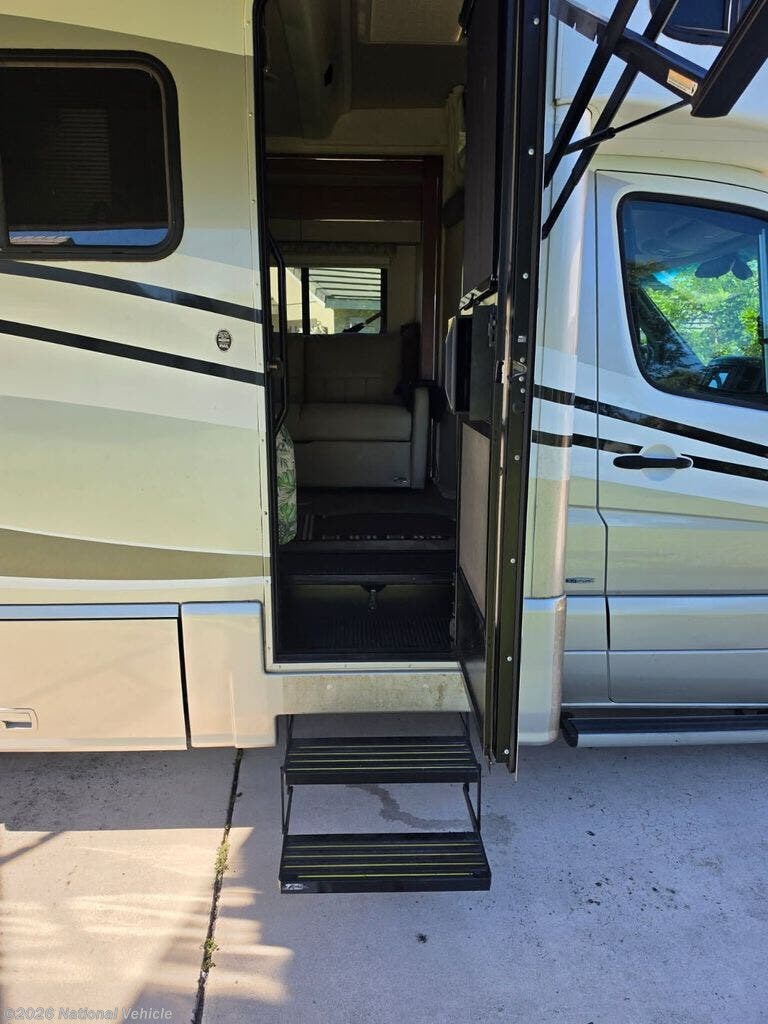 2016 View 24V by Winnebago from National Vehicle in Sarasota, Florida