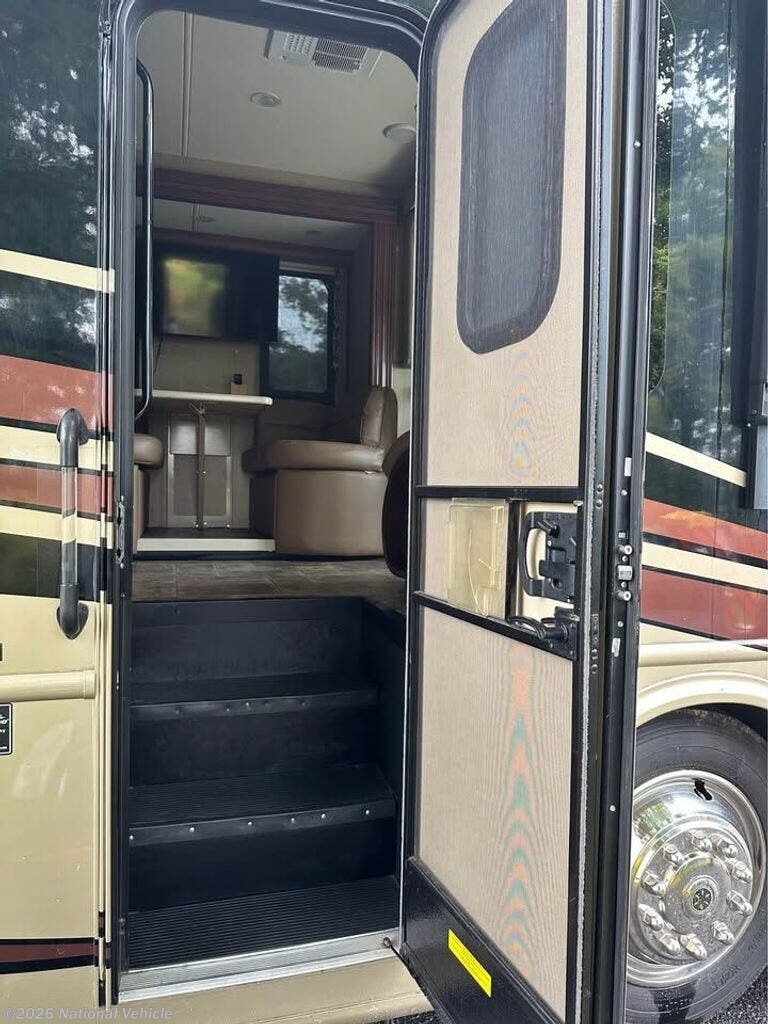 2014 Palazzo 33.2 by Thor Motor Coach from National Vehicle in Saylorsburg, Pennsylvania