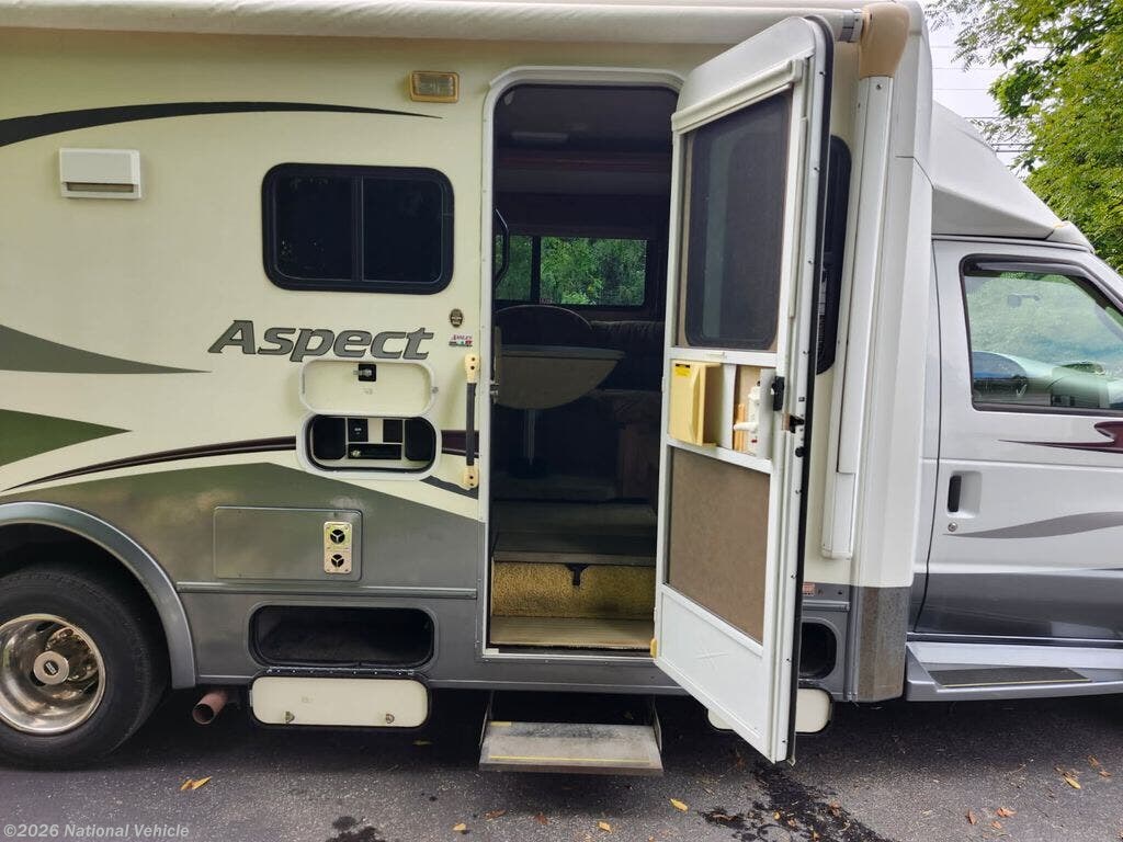 Used 2008 Winnebago Aspect 26A available in Ephrata, Pennsylvania