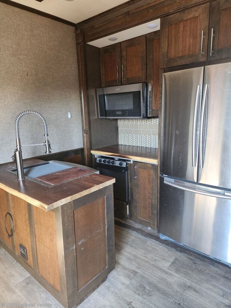 2017 Vilano 375FL by Vanleigh from National Vehicle in Rocklin, California