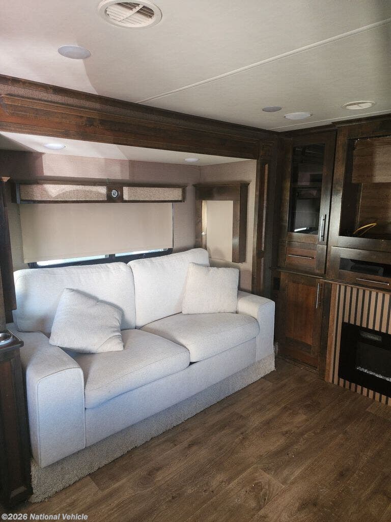 Used 2017 Vanleigh Vilano 375FL available in Rocklin, California
