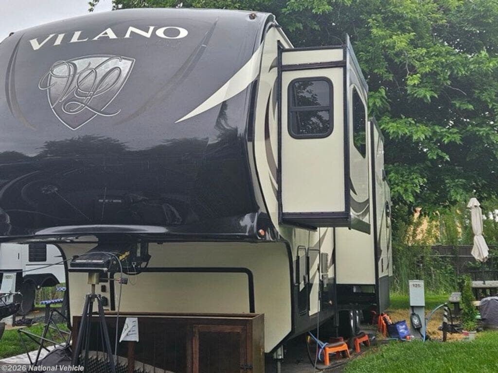 2017 Vanleigh Vilano 375FL - Used Travel Trailer For Sale by National Vehicle in Rocklin, California