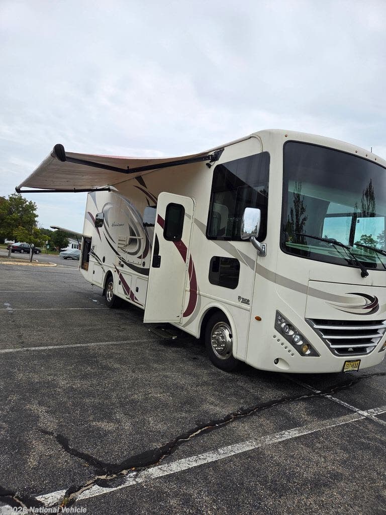 2018 Thor Motor Coach Hurricane 31S - Used Class A For Sale by National Vehicle in Brick, New Jersey