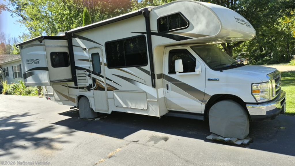 2016 Thor Motor Coach Freedom Elite 26FE - Used Class C For Sale by National Vehicle in Bonduel, Wisconsin